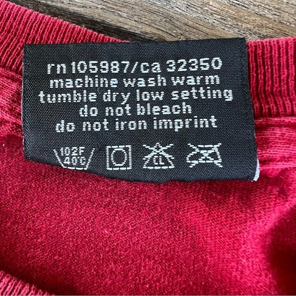 Vintage Quicksilver Logo Shirt Men Med Red Worn Faded Skater Thrashed Grunge Y2K - Picture 9 of 14